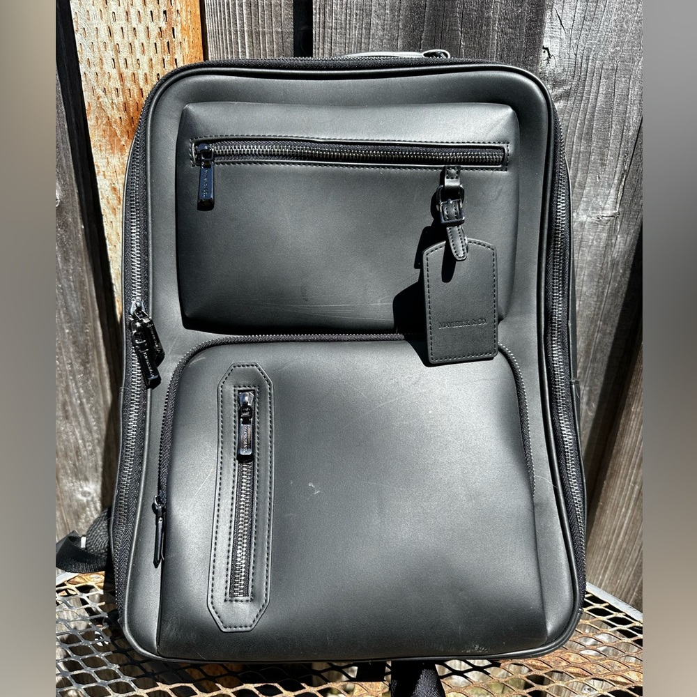 Maverick & Co. Explorer Light Backpack Almost New!